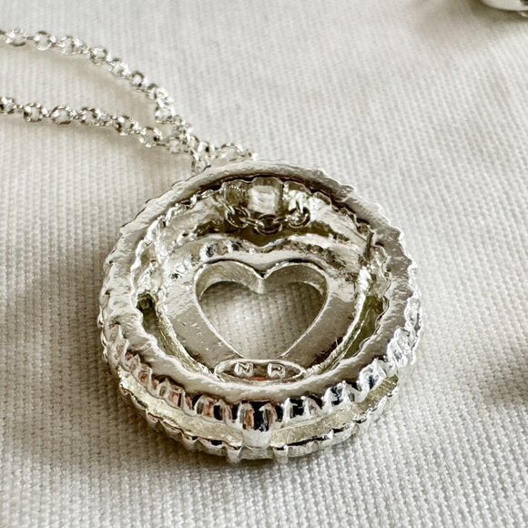 Avon Silver Tone Circle Heart Pendant Necklace w Pouch 16" with 3” Extender NOS - Picture 3 of 6